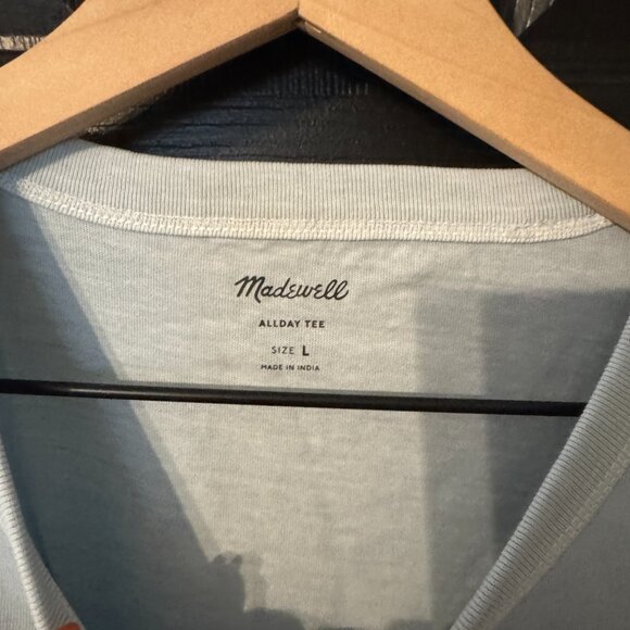 Madewell Men's Basic Vintage Wash Tshirt Light Blue Large - Picture 2 of 5